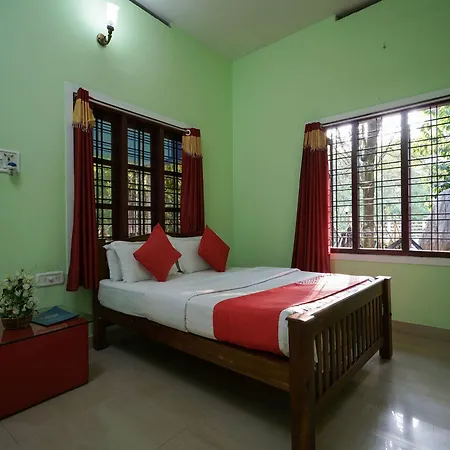 Hotel Oyo 11757 Aruvi Annex